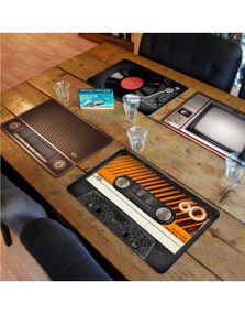 Pakke med Fire Forskjellige Retro Spisebrikker 