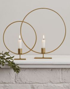 2 stk Gullfargede Runde Lysestaker 24,5 cm / 27,5 cm