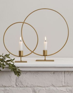 2 stk Gullfargede Runde Lysestaker 24,5 cm / 27,5 cm