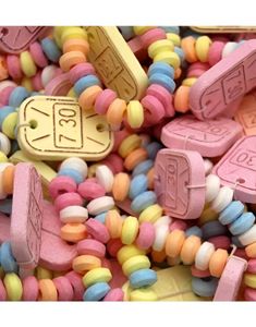 Ca. 55 stk Candy Watch / Sukkertøyarmbånd med Godteriklokke - Stor Pose 1 kg