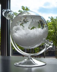 Storm Globe - Værmeldende Globus i Glass