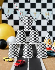 6 stk Papirkopper med Racingflagg Motiv 220 ml
