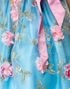Lys Blå Dirndl Oktoberfestkjole i Luksuskvalitet med Utformet Blomster på Forkle
