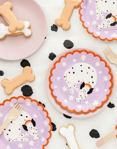 6 stk Dalmantiner Papptallerkener 18 cm - Dog Party
