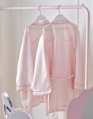 Rosa Satin Morgen-/Kveldskåpe - Pamper Party