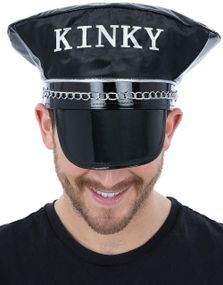 Skinnimitert Svart Hatt med Teksten Kinky 