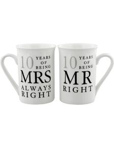 Mr. and Mrs. Right - 2 stk 10 års Jubileumskrus med Tekst