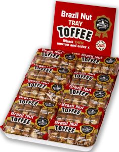 10 stk av 100g Walkers Brazil Nut Toffee i metallbrett
