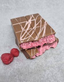 Sweet Gate Håndlaget Dubai Sjokolade med Bringebær 210 gram
