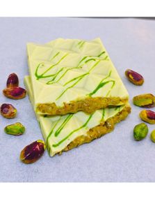 Sweet Gate Håndlaget Hvit Dubai Sjokolade med Pistasj 80 gram