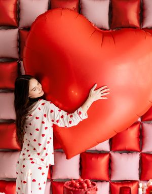 Gigantisk Hjerteformet Rød Folieballong 136x129 cm