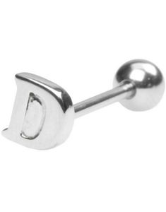 Tungepiercing med Bokstaven D