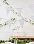 Hvitt Stoffbanner med Vimpler 5 meter - Botanisk Bryllup