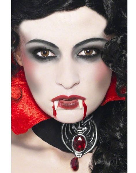 Vamp Makeup Kit med Hoggtenner