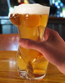 Naken Dame Stort ØL-Krus - 1 Pint - 568ml