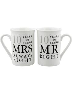Mr. and Mrs. Right - 2 stk 10 års Jubileumskrus med Tekst