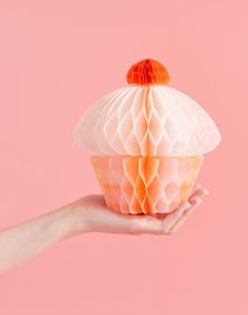 Honeycomb Cupcake 20 cm