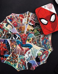 Lisensiert Spiderman Puslespill med unik form - 750 Brikker